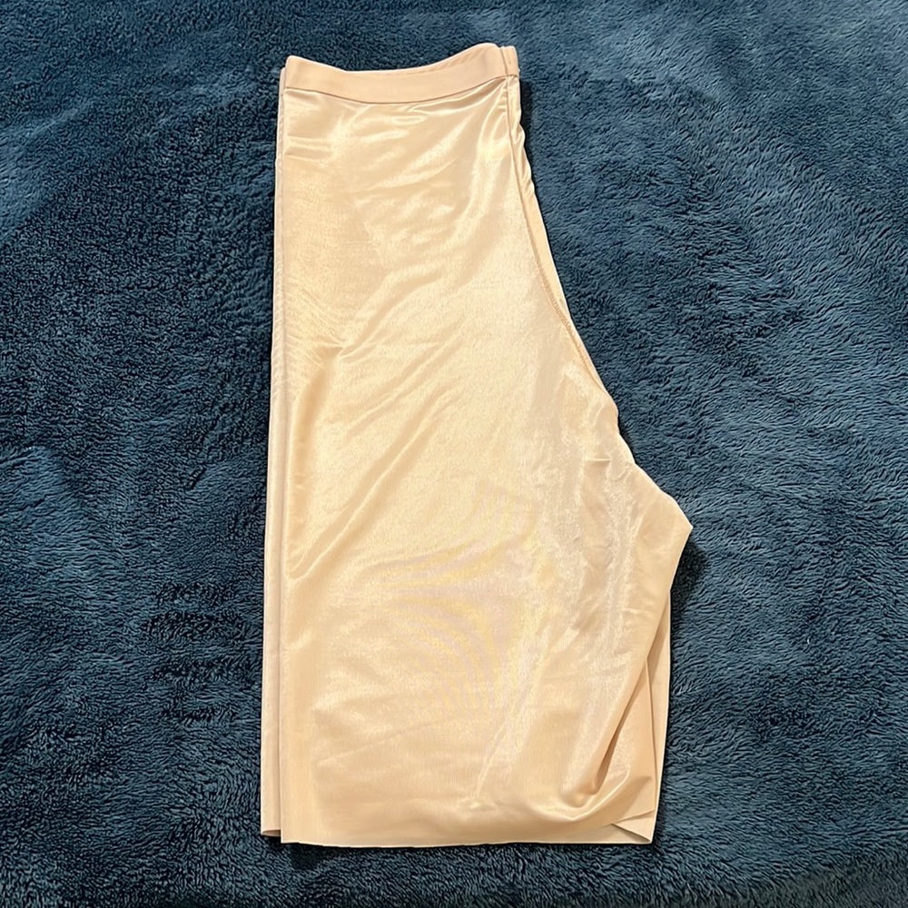 SPANX High-Waisted Mid Thigh Short Color Soft Nude ( Brand New)